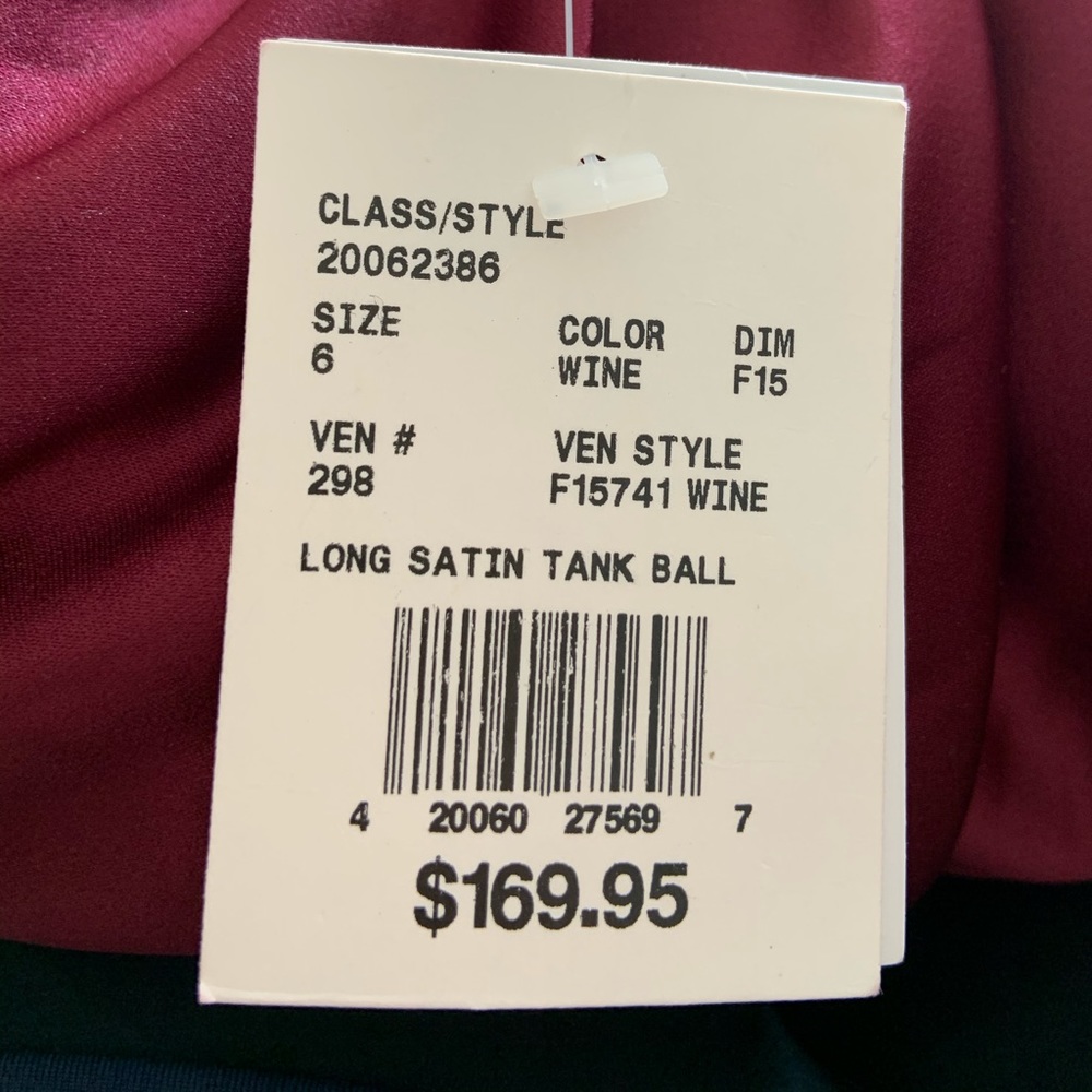 David’s Bridal prom/bridesmaid formal dress - Picture 4 of 6